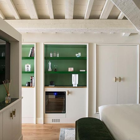 Hotel La Gemma Firenze Eksteriør bilde The interior of a flat at the top of the building