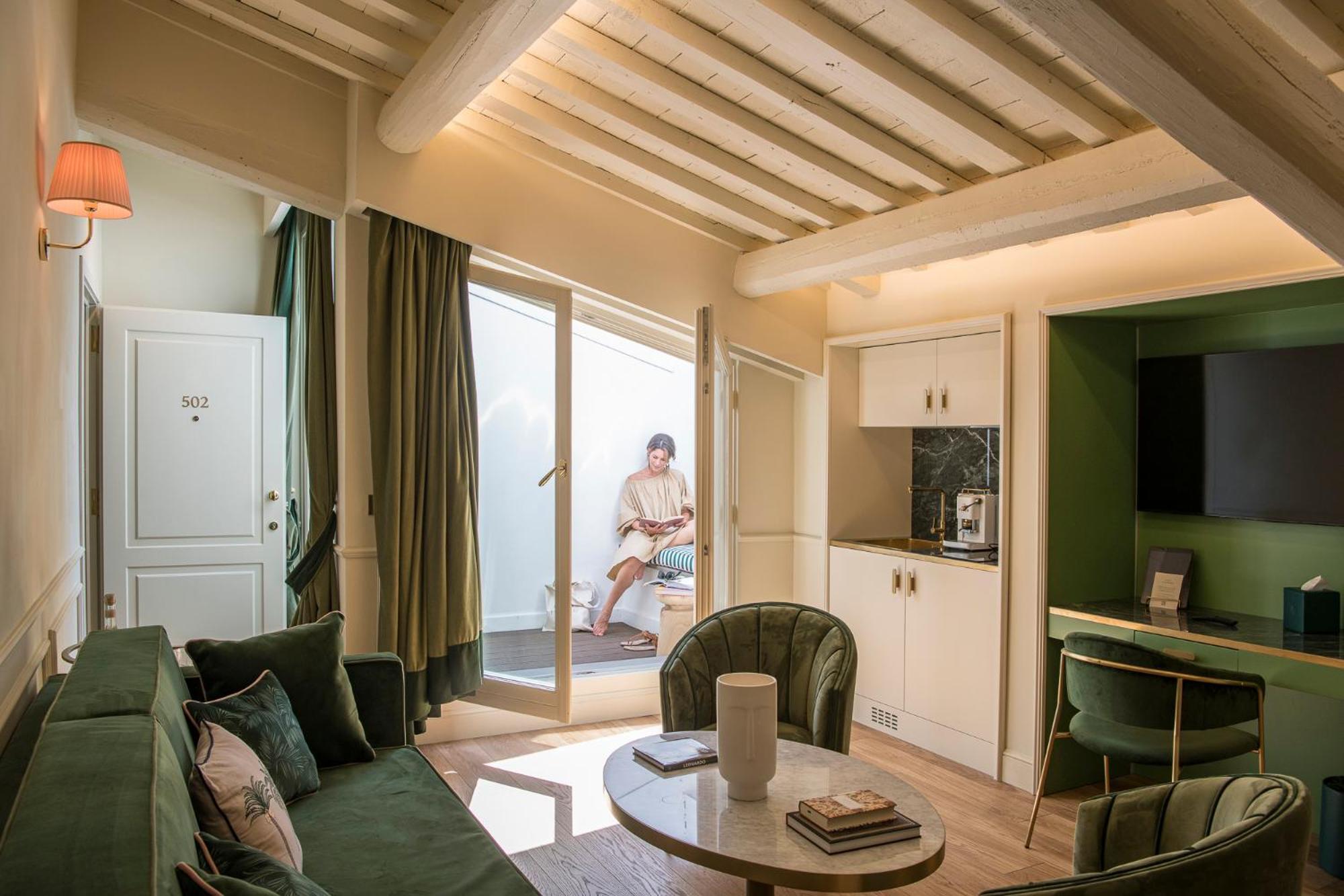 Hotel La Gemma Firenze Eksteriør bilde A suite at the hotel